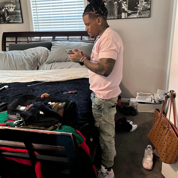 Meet your Posher, Broderick - Picture 5 of 6